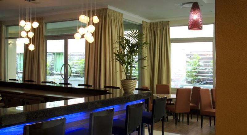 Protea Hotel By Marriott Lusaka Extérieur photo