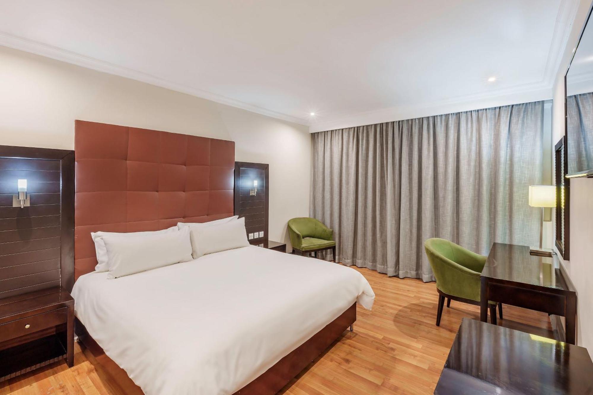 Protea Hotel By Marriott Lusaka Extérieur photo