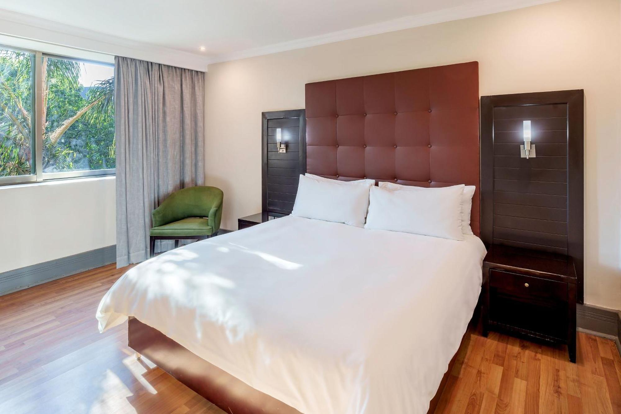 Protea Hotel By Marriott Lusaka Extérieur photo