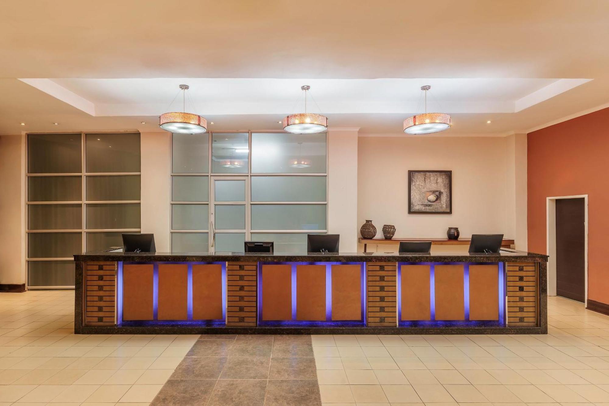 Protea Hotel By Marriott Lusaka Extérieur photo