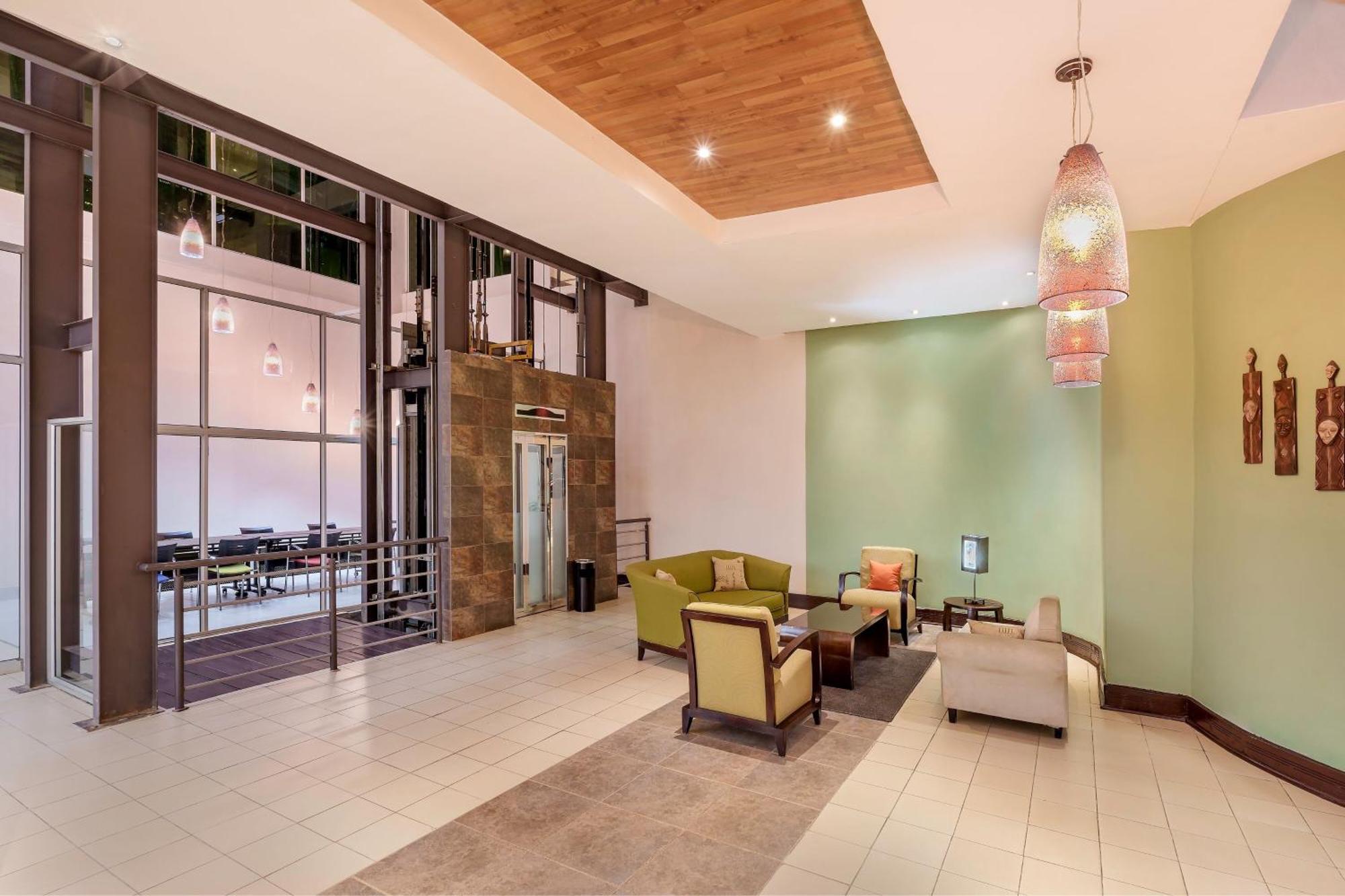 Protea Hotel By Marriott Lusaka Extérieur photo