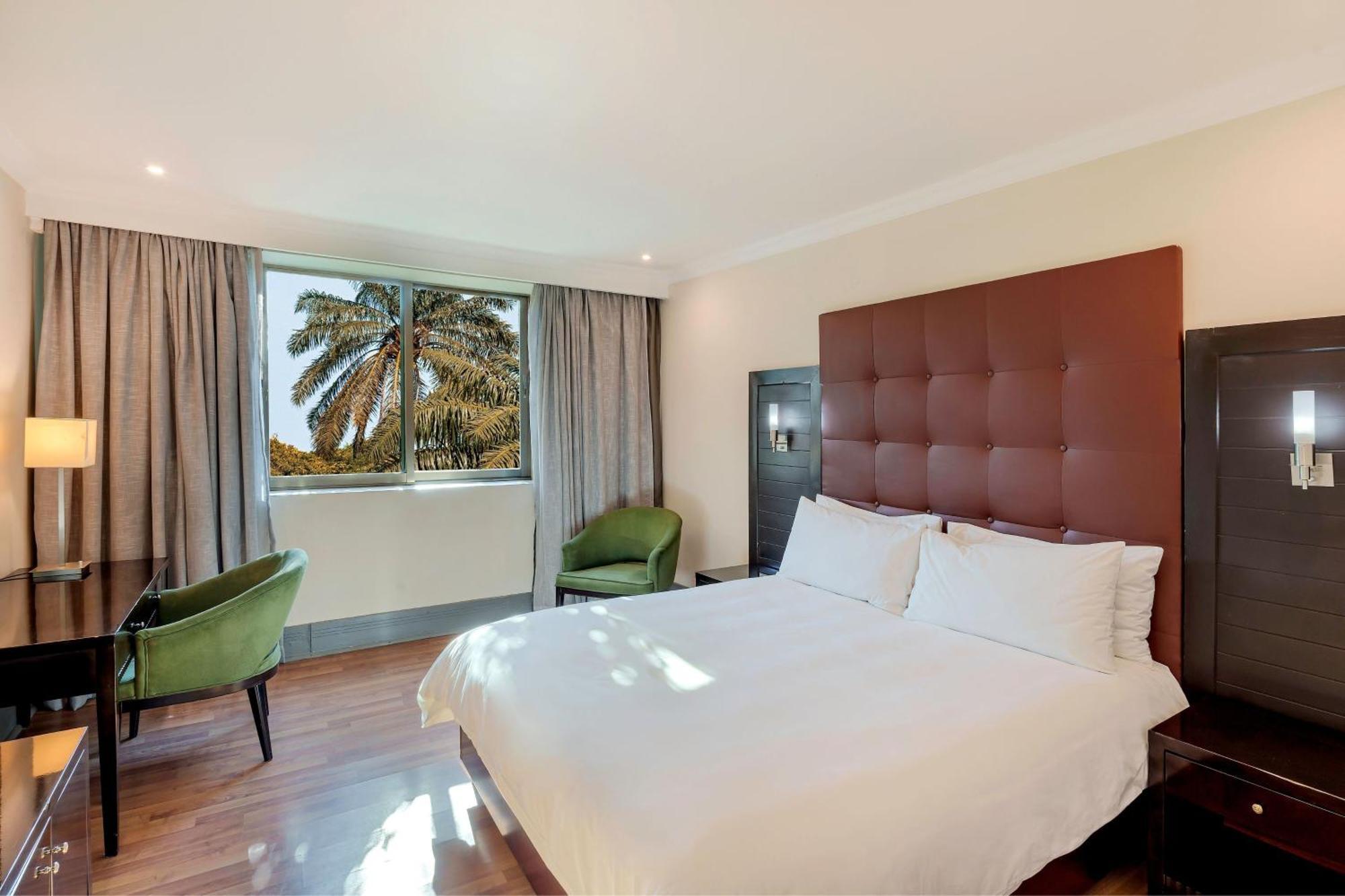 Protea Hotel By Marriott Lusaka Extérieur photo