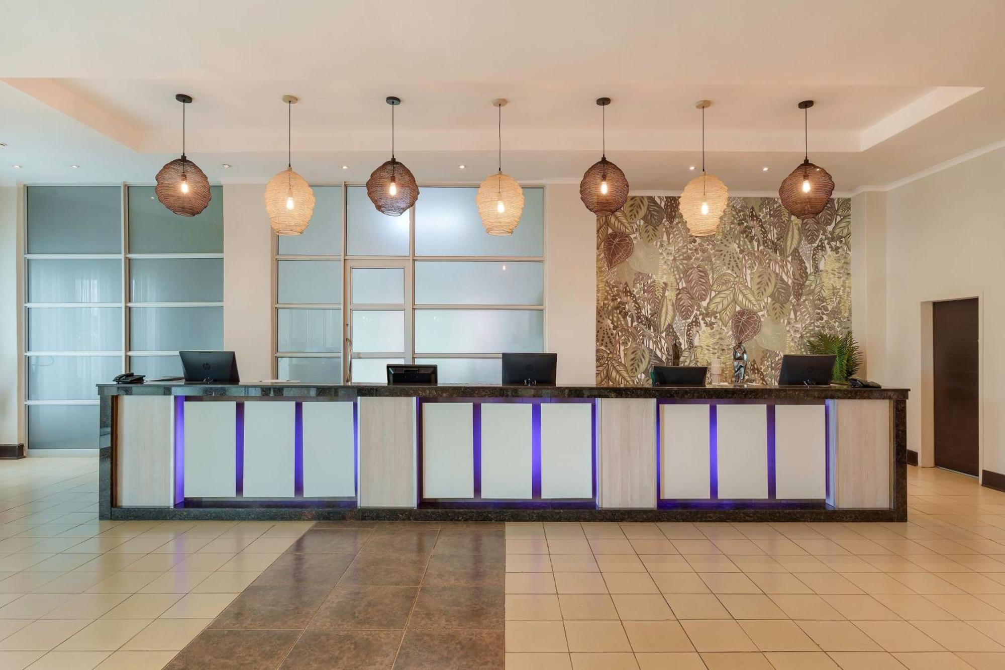 Protea Hotel By Marriott Lusaka Extérieur photo