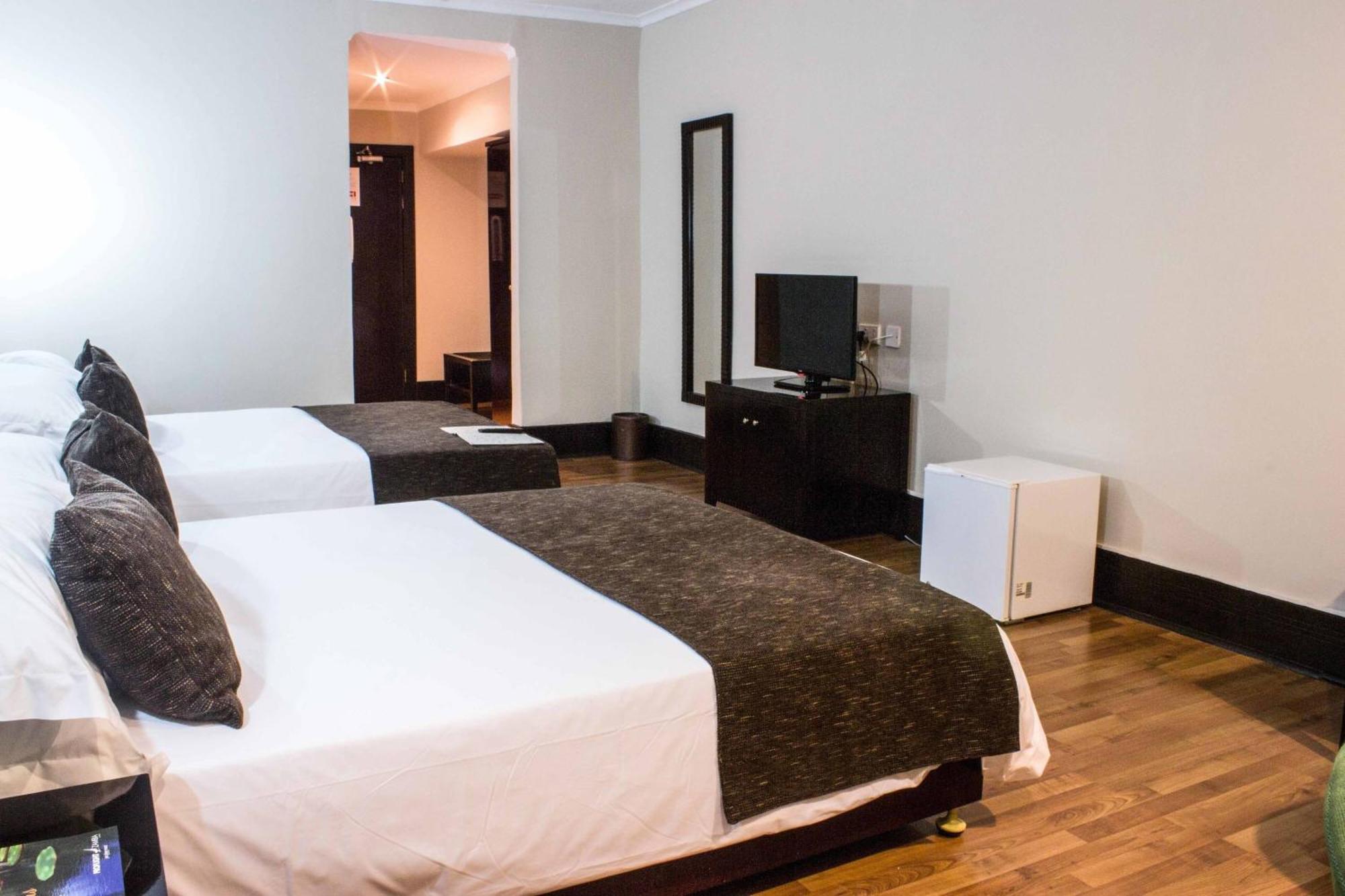 Protea Hotel By Marriott Lusaka Extérieur photo