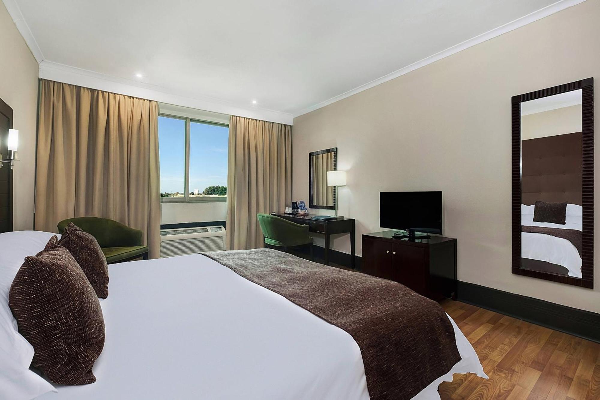 Protea Hotel By Marriott Lusaka Extérieur photo