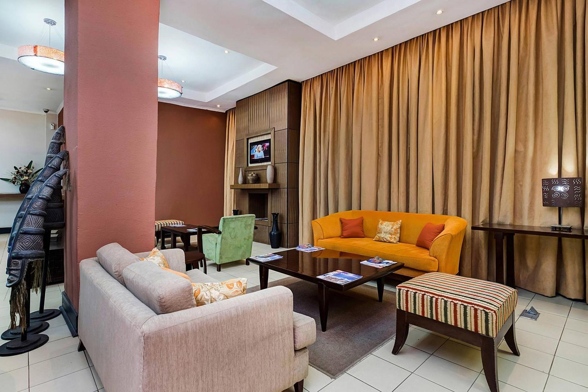 Protea Hotel By Marriott Lusaka Extérieur photo
