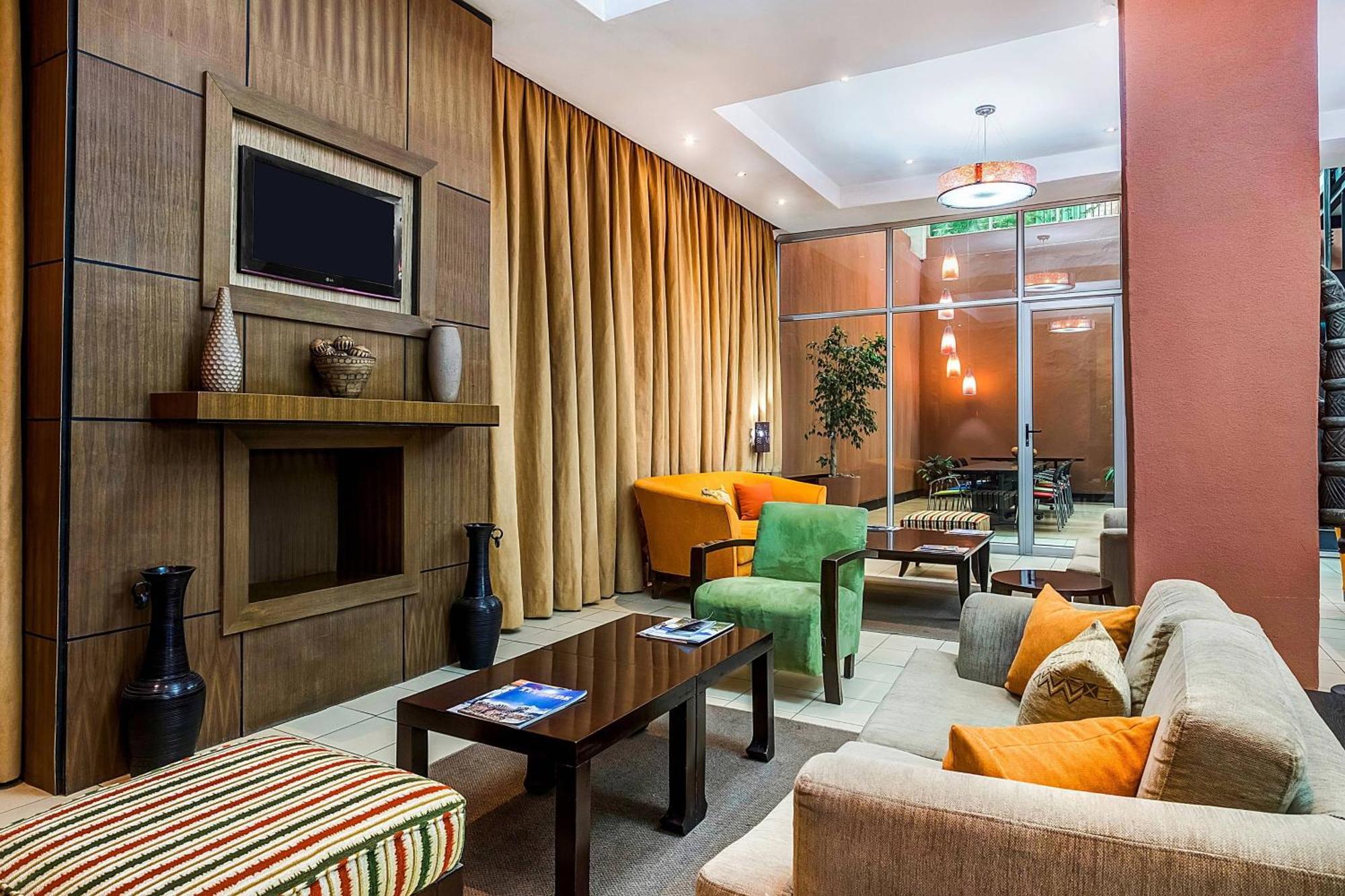 Protea Hotel By Marriott Lusaka Extérieur photo