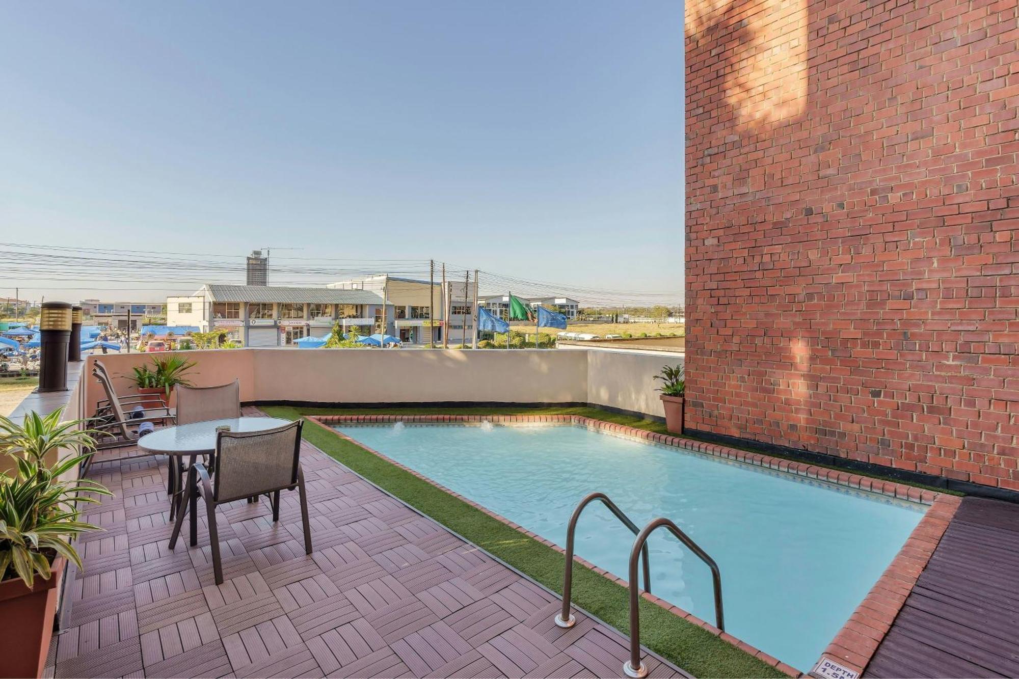 Protea Hotel By Marriott Lusaka Extérieur photo