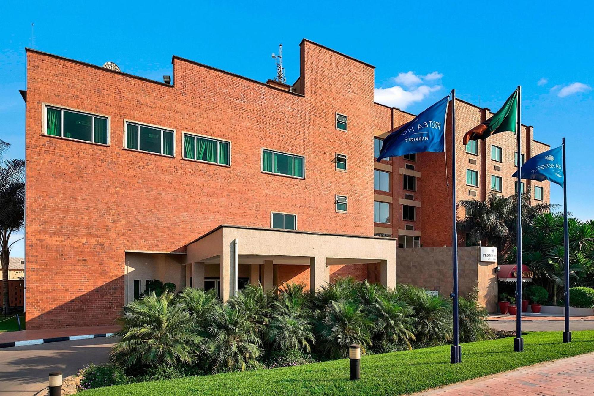 Protea Hotel By Marriott Lusaka Extérieur photo