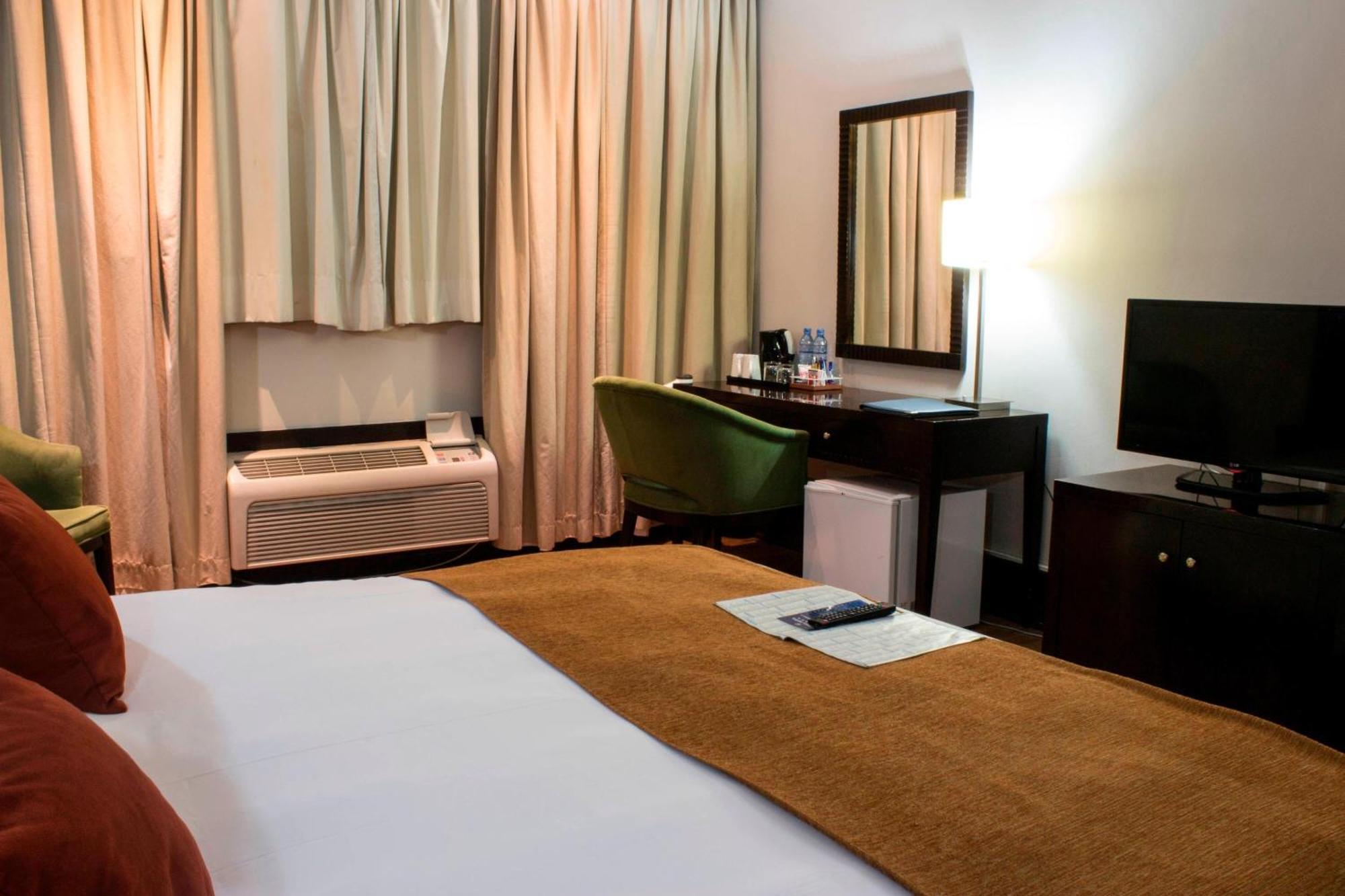 Protea Hotel By Marriott Lusaka Extérieur photo