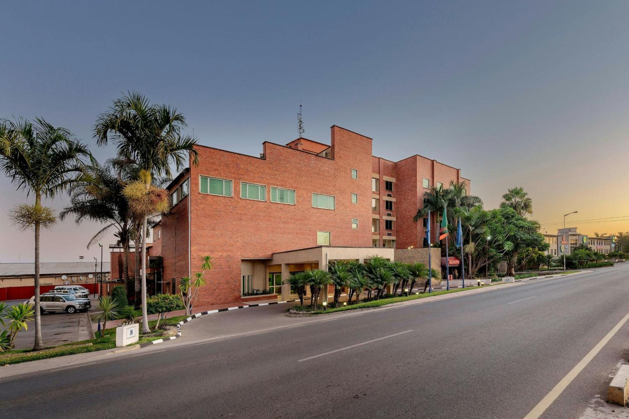 Protea Hotel By Marriott Lusaka Extérieur photo