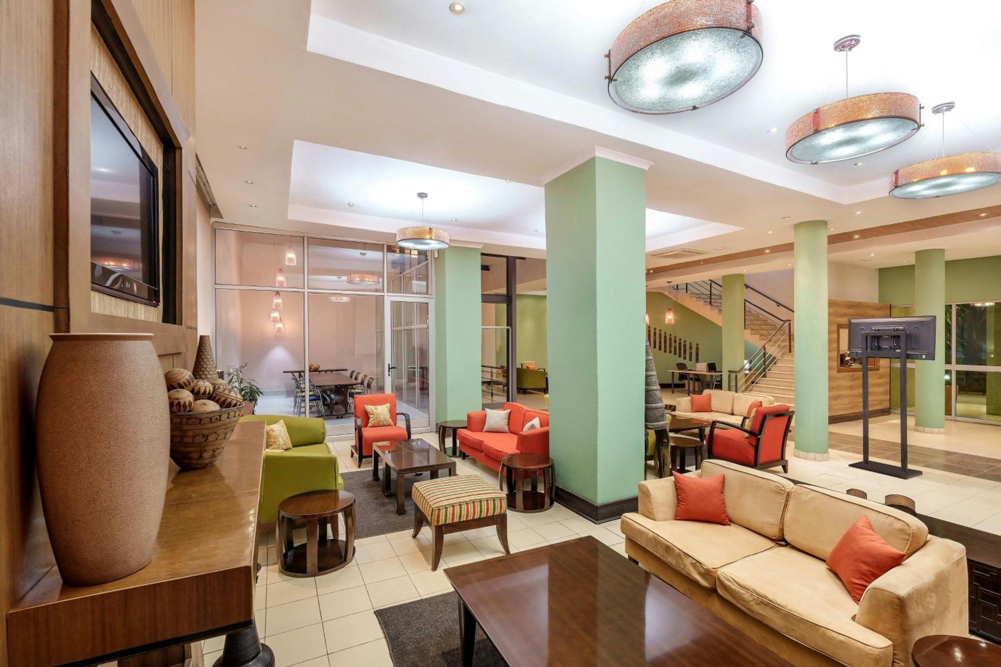 Protea Hotel By Marriott Lusaka Extérieur photo